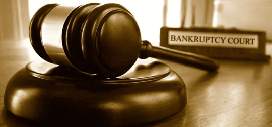gavel and a bankruptcy court folder